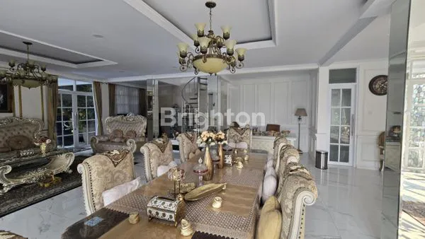 image RUMAH MEWAH HALAMAN LUAS DI PAMULANG DKT KANTOR WALKOT TANGSEL (2)