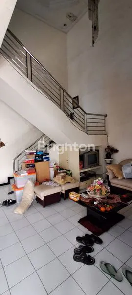 image DIJUAL RUMAH LOKASI STRATEGIS DEKAT GALAXY MALL DI WISMA PERMAI BARAT (5)