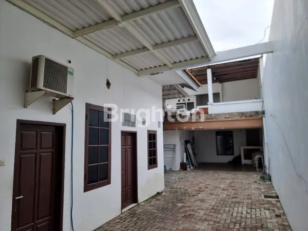 image RUMAH + KANTOR DI PLOSO TIMUR ROW JALAN BESAE (1)