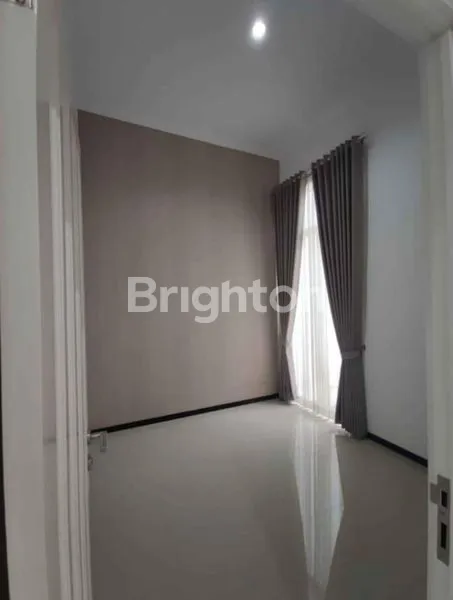 image RUMAH CANTIK 2 LANTAI GRAHA MULIA SUHAT MALANG (8)