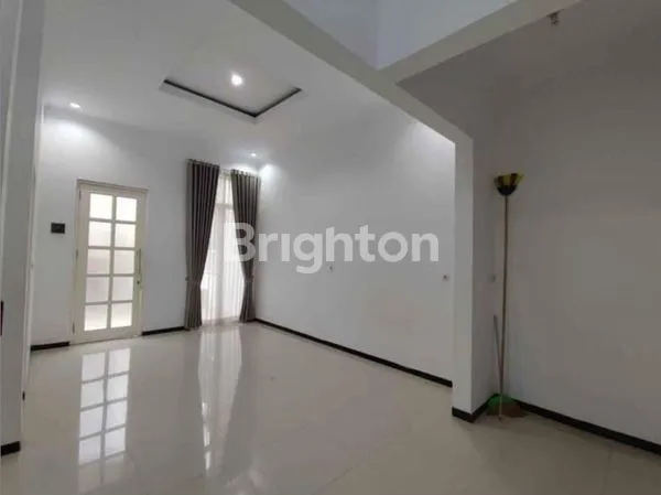 image RUMAH CANTIK 2 LANTAI GRAHA MULIA SUHAT MALANG (7)