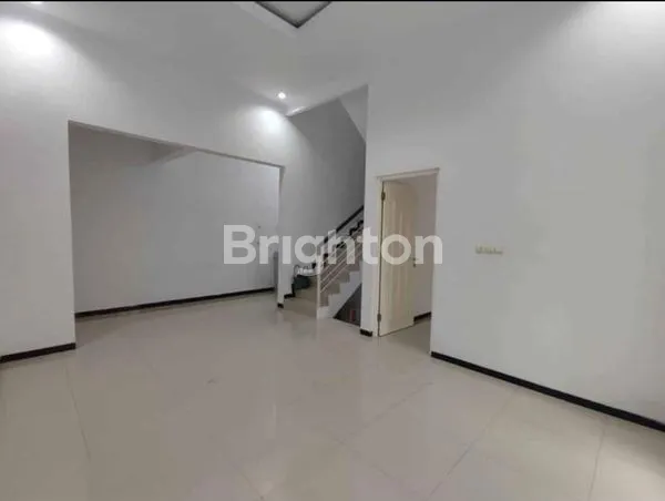 image RUMAH CANTIK 2 LANTAI GRAHA MULIA SUHAT MALANG (2)