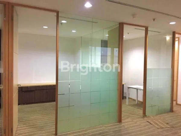 image SEWA MURAH OFFICE SPACE MENARA SUDIRMAN 350 M² FULL FURNISHED JAKARTA SELATAN (4)