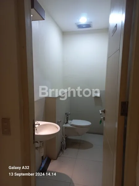 image RUKO PUSAT KOTA  SURABAYA JALAN KEDUNGDORO 4 LANTAI KONDISI BAGUS SIAP PAKAI COCOK BUAT BANK, RESTO, KANTOR, DAN SEGALA USAHA (7)