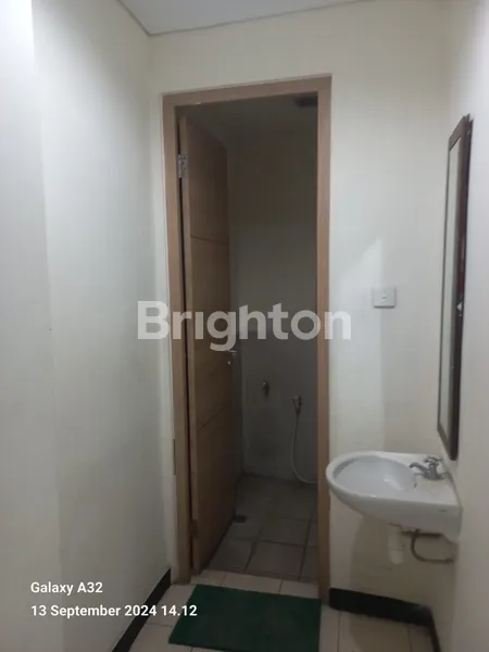 image RUKO PUSAT KOTA  SURABAYA JALAN KEDUNGDORO 4 LANTAI KONDISI BAGUS SIAP PAKAI COCOK BUAT BANK, RESTO, KANTOR, DAN SEGALA USAHA (8)