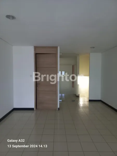 image RUKO PUSAT KOTA  SURABAYA JALAN KEDUNGDORO 4 LANTAI KONDISI BAGUS SIAP PAKAI COCOK BUAT BANK, RESTO, KANTOR, DAN SEGALA USAHA (7)