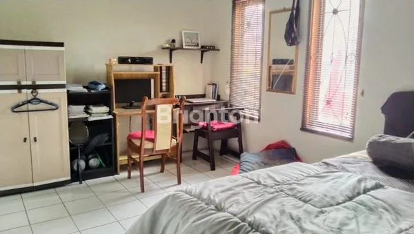 image RUMAH 2 LANTAI SIAP HUNI SANGAT BAGUS (6)