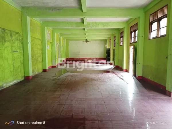 image RUMAH UNTUK USAHA ,DEKAT DENGAN JALAN RAYA SOLO - YOGYAKARTA, COCOK UNTUK GUDANG ATAU KANTOR, KLATEN (3)
