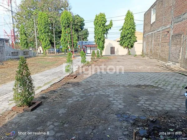 image RUMAH UNTUK USAHA ,DEKAT DENGAN JALAN RAYA SOLO - YOGYAKARTA, COCOK UNTUK GUDANG ATAU KANTOR, KLATEN (5)
