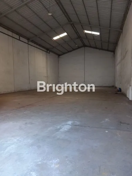 PERGUDANGAN TRITAN JEMUNDO