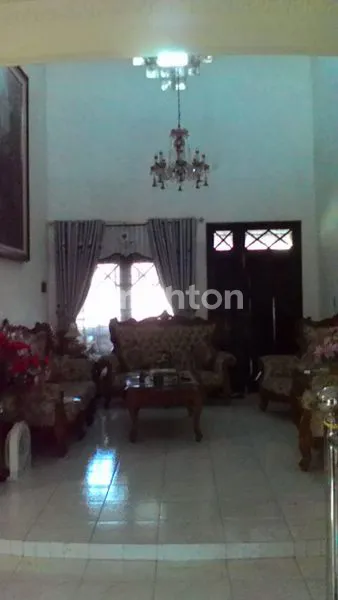 image RUMAH CANTIK TENGAH KOTA (3)