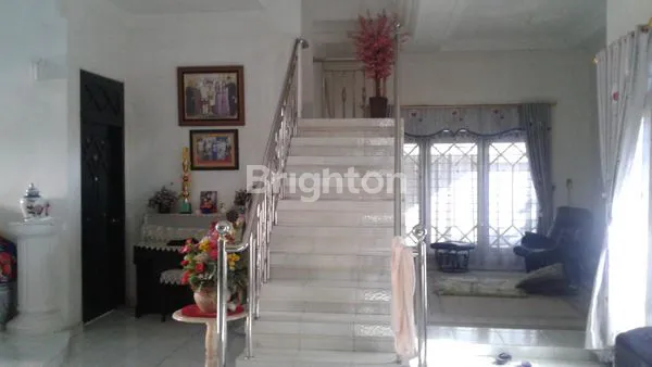 image RUMAH CANTIK TENGAH KOTA (5)