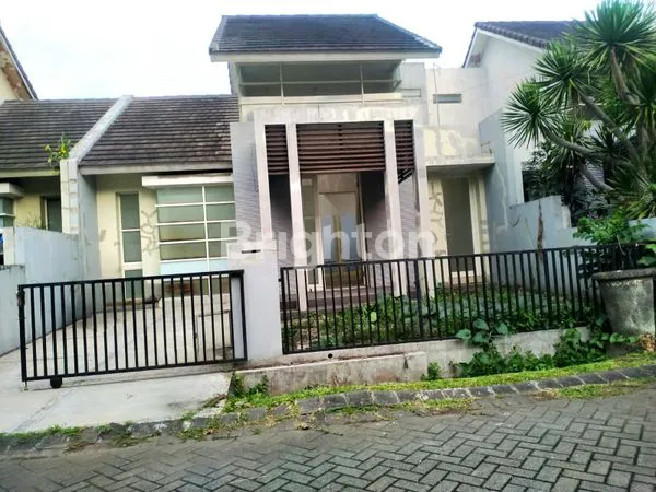 RUMAH SIAP HUNI DI RIVERSIDE, ARJOSARI MALANG