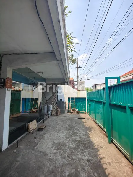 image RUMAH PUSAT KOTA DAERAH TIDAR RAMAI PADAT PENDUDUK ASEM RAYA MULIA SURABAYA, ROW JALAN LEBAR, COCOK UNTUK TEMPAT USAHA ATAUPUN TEMPAT TINGGAL (3)