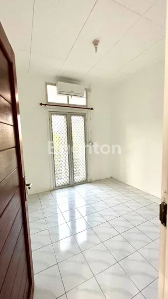 image RUMAH CANTIK DUA LANTAI (2)