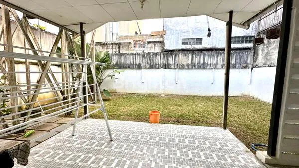 image RUMAH CANTIK DUA LANTAI (5)