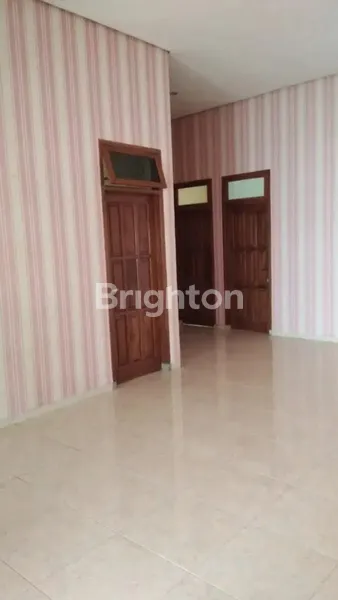 image RUMAH SECOND MANYAR LOKASI STRATEGIS PUSAT KOTA DEKAT GALAXY MALL  (7)