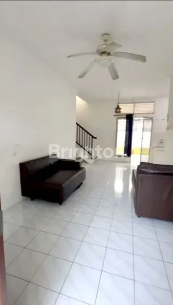 image RUMAH CANTIK DUA LANTAI (8)