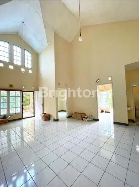 image RUMAH HOOK LUAS LEGA DI KOMPLEK PERUMAHAN ELIT (4)