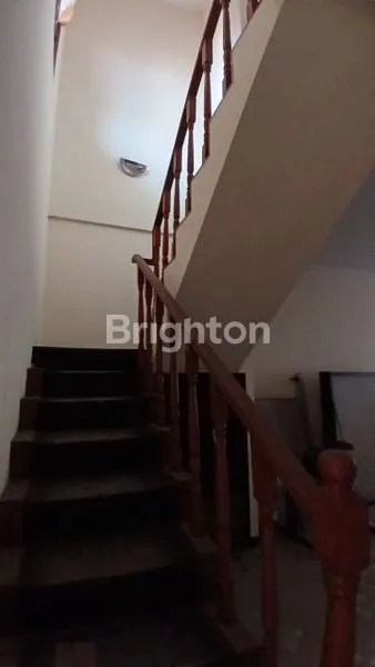 image RUMAH TUA  BEBAS BANJIR DI KOMPLEK ELITE DAN EKSKLUSIF PONDOK KELAPA (3)