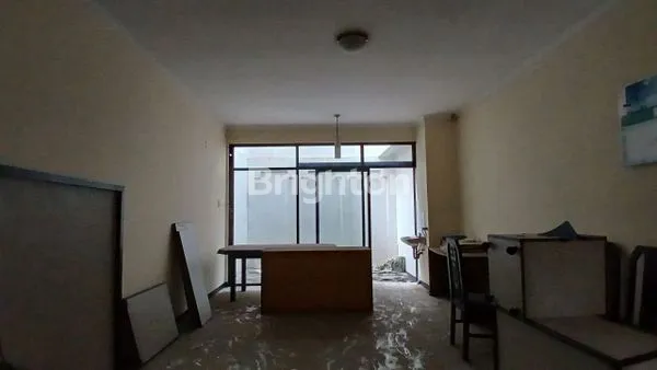 image RUMAH TUA  BEBAS BANJIR DI KOMPLEK ELITE DAN EKSKLUSIF PONDOK KELAPA (6)