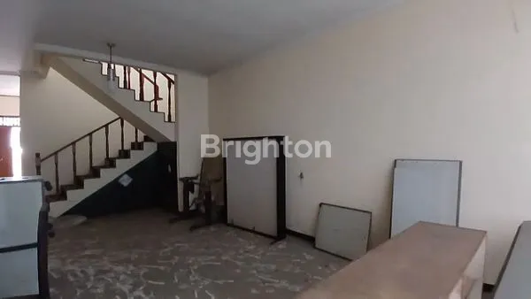 image RUMAH TUA  BEBAS BANJIR DI KOMPLEK ELITE DAN EKSKLUSIF PONDOK KELAPA (4)