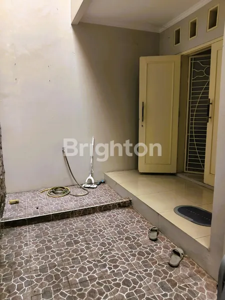 image RUMAH SIAP HUNI 2LANTAI TAMAN BROMO LIPPO KARAWACI (7)