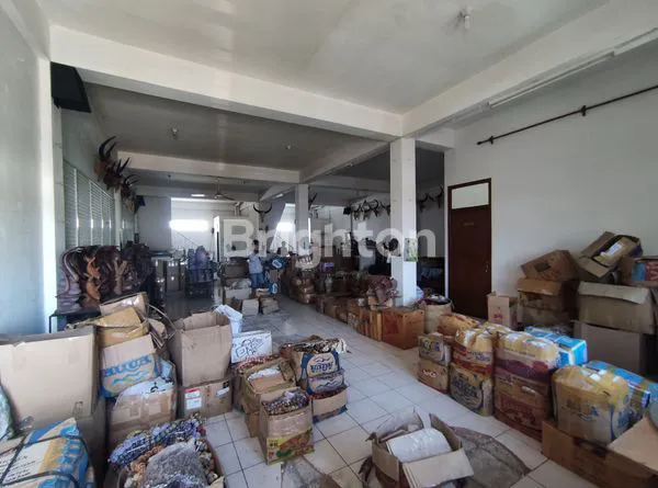 image RUKO LUAS TIGA SETENGAH LANTAI DI RAYA KUTA (7)