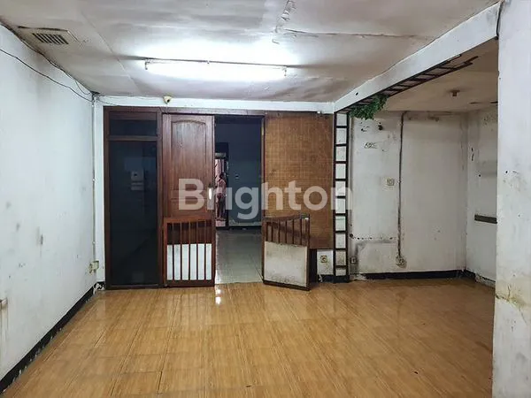 image MURAH AJA RUMAH SURABAYA SELATAN DEKAT KAMPUS UBAYA DEKAT CHICCO SUPERMARKET PALAPA SUPERINDO TENGGILIS (7)