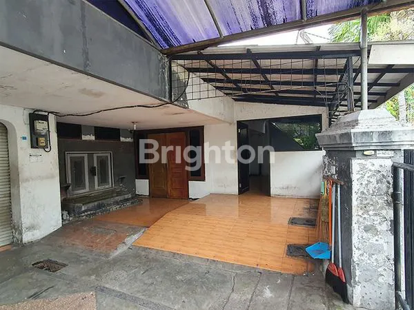 image MURAH AJA RUMAH SURABAYA SELATAN DEKAT KAMPUS UBAYA DEKAT CHICCO SUPERMARKET PALAPA SUPERINDO TENGGILIS (2)
