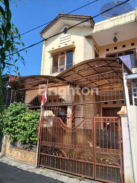 BELI RUMAH DI KALISARI BONUS HALAMAN BELAKANG