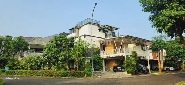 RUMAH HOOK 2.5 LANTAI, STRATEGIS, PARK 5 MOBIL, BSD CITY, TANGERANG