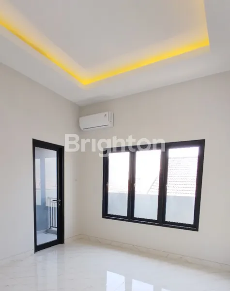 image RUMAH 2 LANTAI MINIMALIS MODERN NEW READY SISA 1 UNIT DI MEDOKAN AYU SURABAYA (6)