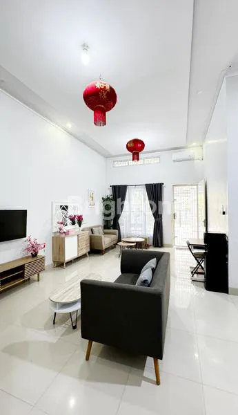 image RUMAH CANTIK 4 KAMAR TENGAH KOTA (2)