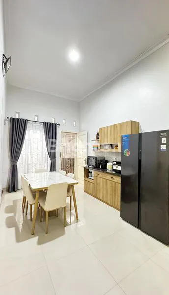 image RUMAH CANTIK 4 KAMAR TENGAH KOTA (5)