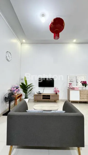 image RUMAH CANTIK 4 KAMAR TENGAH KOTA (3)