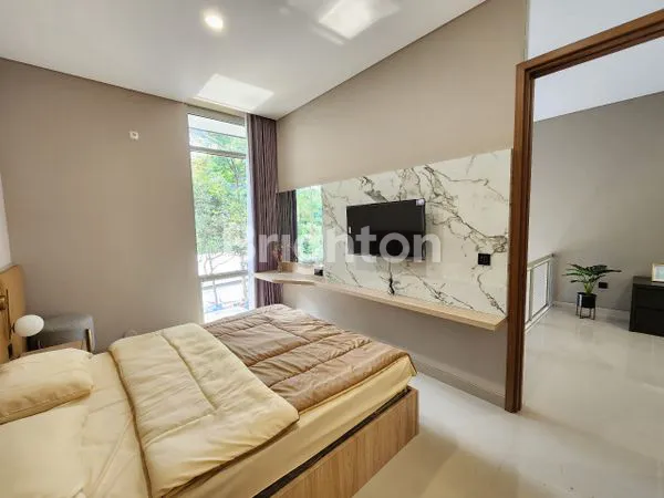 image RUMAH LUX SAYAP SETRA DUTA (3)