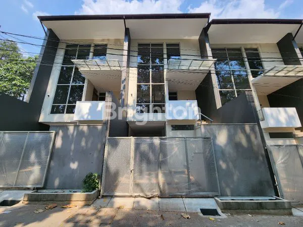 image RUMAH LUX SAYAP SETRA DUTA (1)