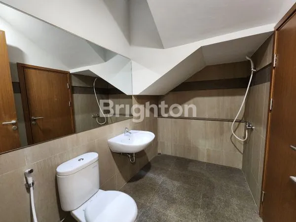 image RUMAH LUX SAYAP SETRA DUTA (2)