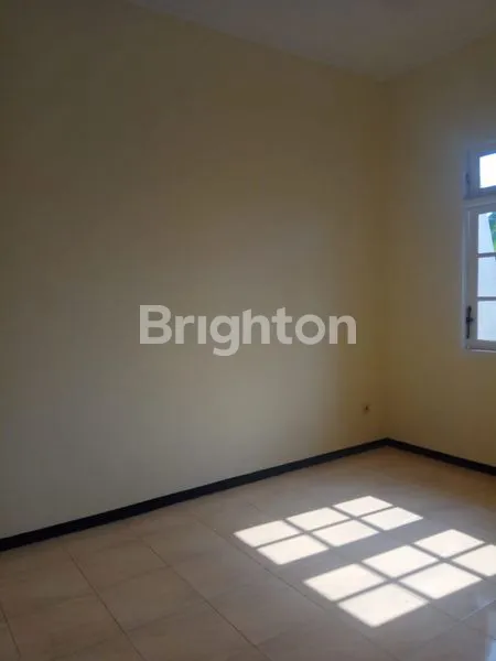 image RUMAH PONDOK MUTIARA REGENCY CANOPY GARASI STRUKTUR BAJA, ADA KOLAM IKAN DAN TAMAN BELAKANG (8)