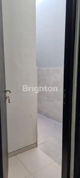 image RUMAH GRESS BAGUS DUA LANTAI DI MEDOKAN ASRI (8)