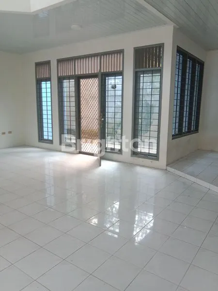 image RUMAH BESAR 2 LANTAI DEPAN BIG MALL (2)