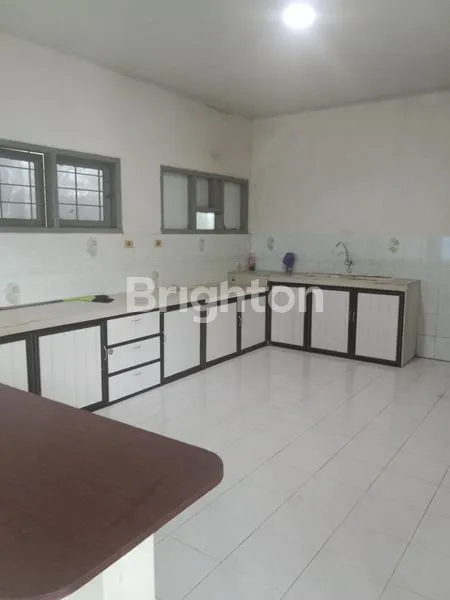 image RUMAH BESAR 2 LANTAI DEPAN BIG MALL (4)