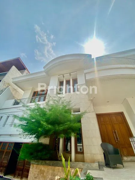 image RUMAH MEWAH HOOK SUNRISE GARDEN, JAKARTA BARAT (1)