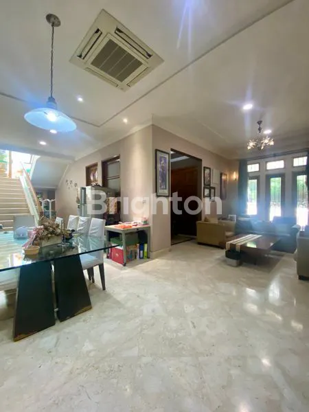 image RUMAH MEWAH HOOK SUNRISE GARDEN, JAKARTA BARAT (2)