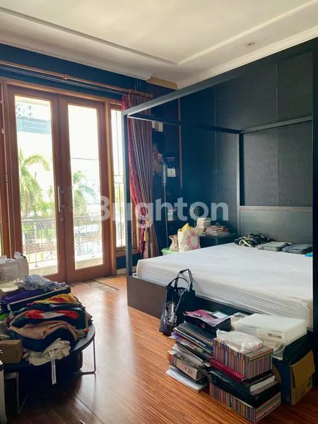 image RUMAH MEWAH HOOK SUNRISE GARDEN, JAKARTA BARAT (4)