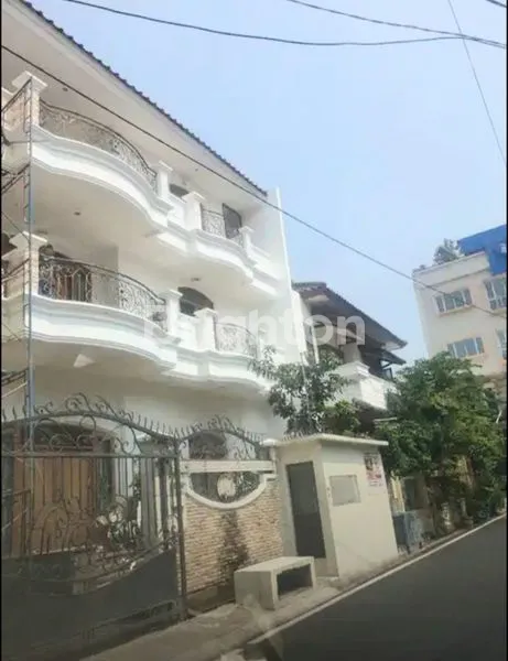 image RUMAH MEWAH 12.5 X 21  JAKARTA PUSAT (1)