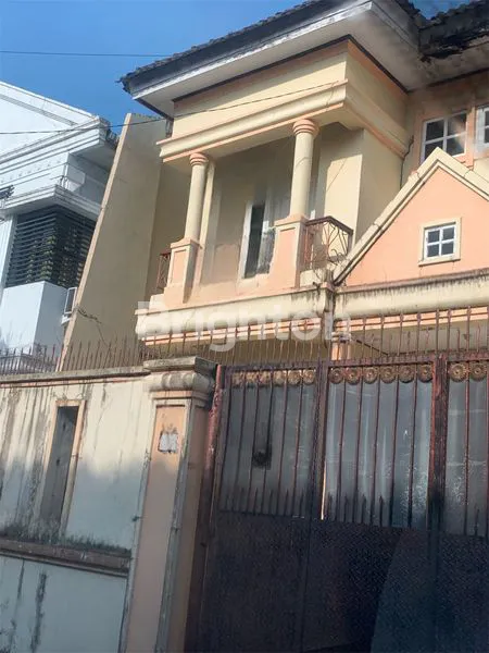 Gambar Property RUMAH DENGAN ROW JALAN LEBAR