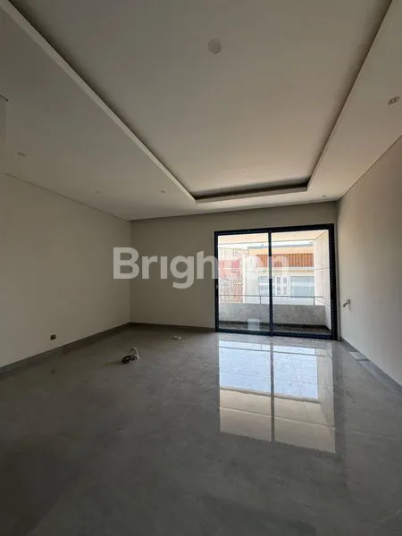 image *NEW GRESS MINIMALIS IMPERIAL GOLF PAKUWON INDAH SURABAYA* (5)