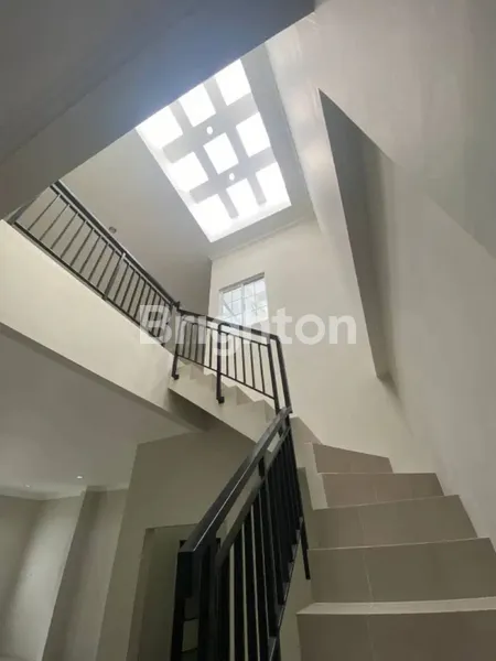 image RUMAH BARU DI VILLA MELATI MAS LOKASI CLUSTER PALING DEPAN (4)